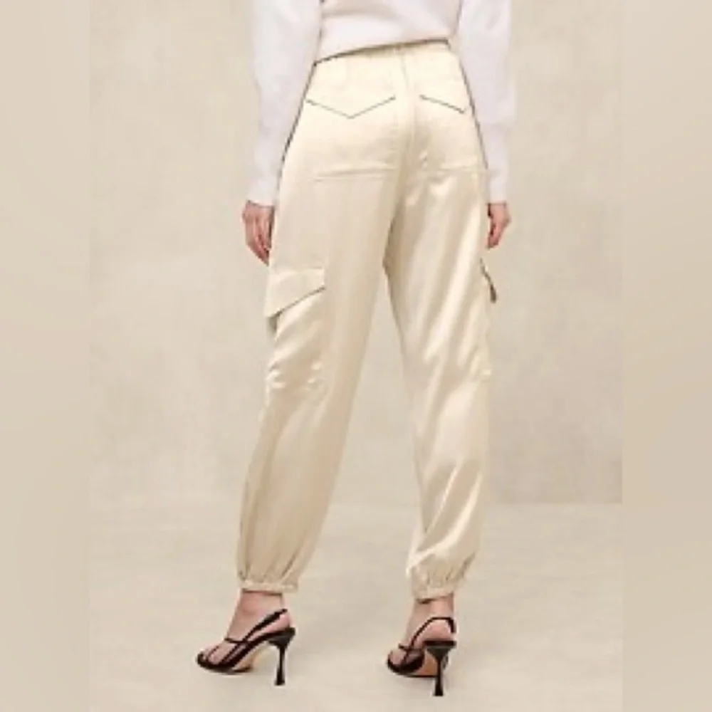 Banana Republic Satin Cargo Jogger Medium Gold Beige NWOT 27’inseam High Rise - Picture 6 of 11